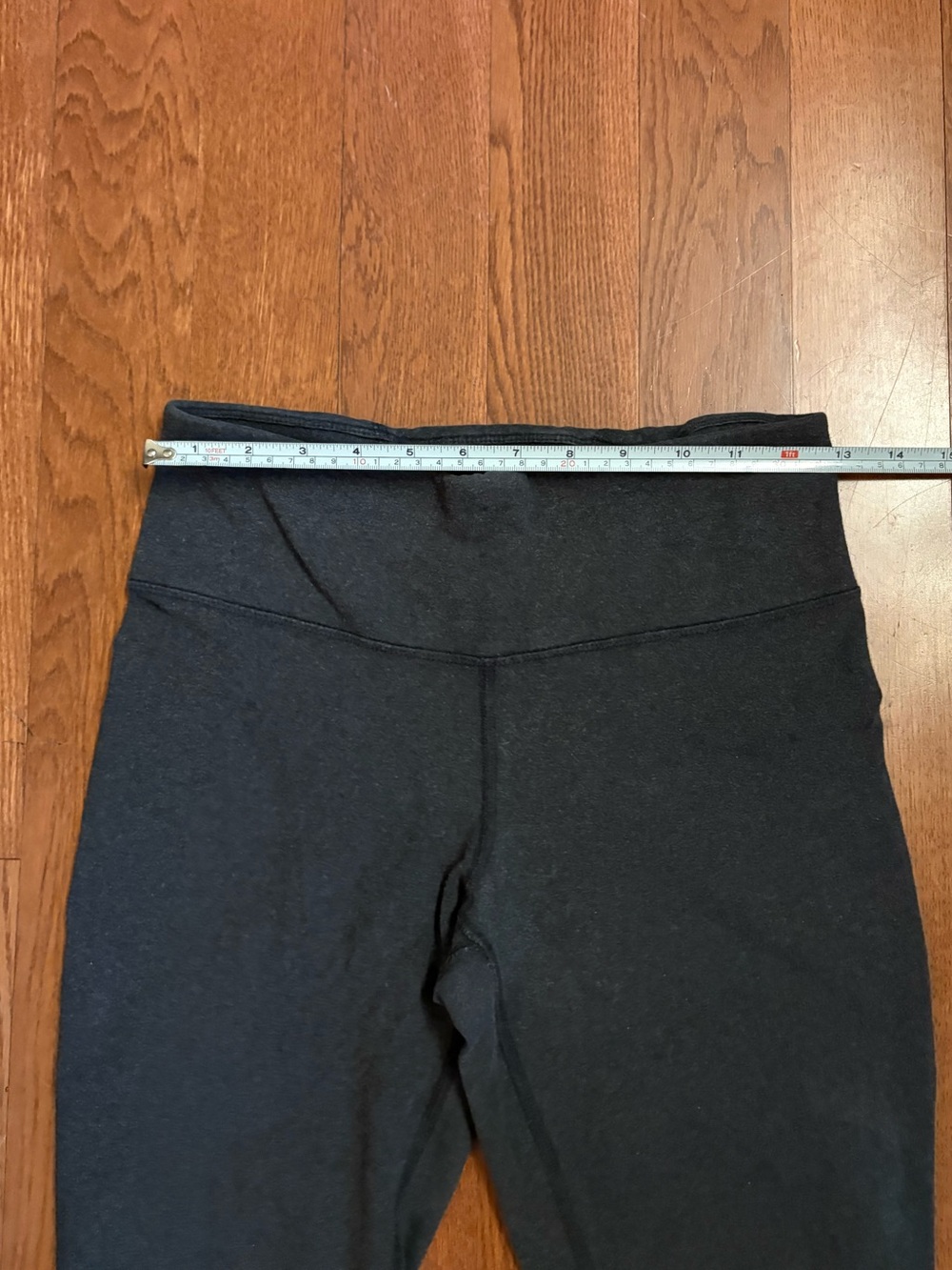 Patagonia  Grey Capri Leggings. Size medium - Picture 3 of 6